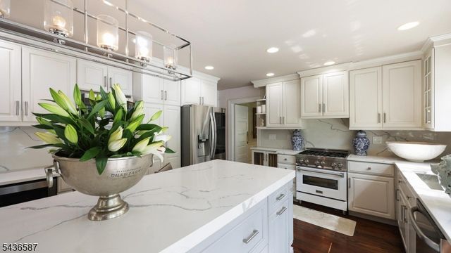 6 Childsworth Ave, Bernardsville Boro, NJ 07924