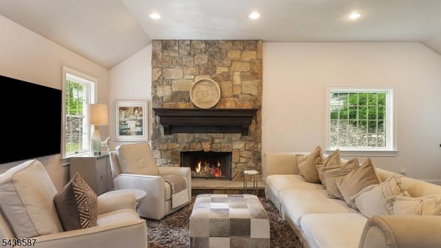 6 Childsworth Ave, Bernardsville Boro, NJ 07924