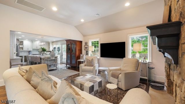 6 Childsworth Ave, Bernardsville Boro, NJ 07924