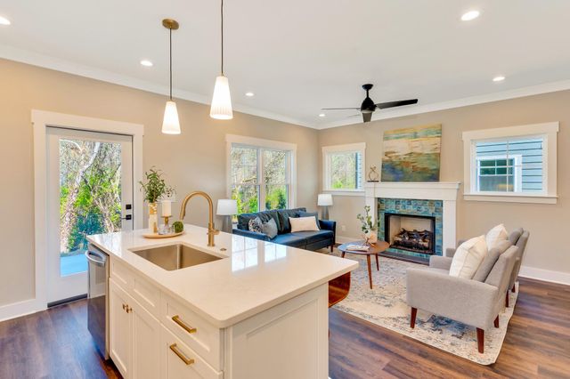 1366 Thomas Avenue, Chattanooga, TN 37409