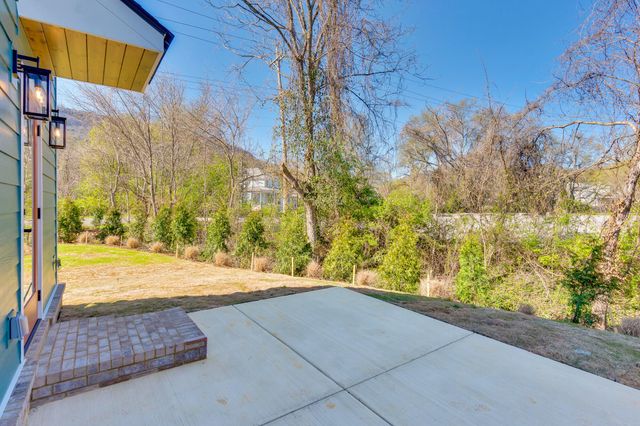 1366 Thomas Avenue, Chattanooga, TN 37409