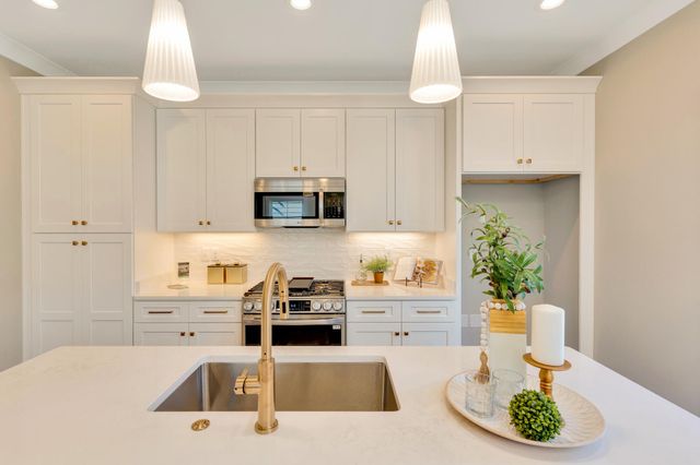 1366 Thomas Avenue, Chattanooga, TN 37409