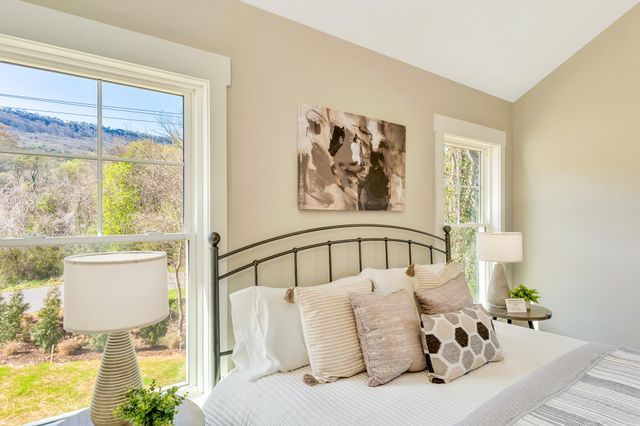 1366 Thomas Avenue, Chattanooga, TN 37409