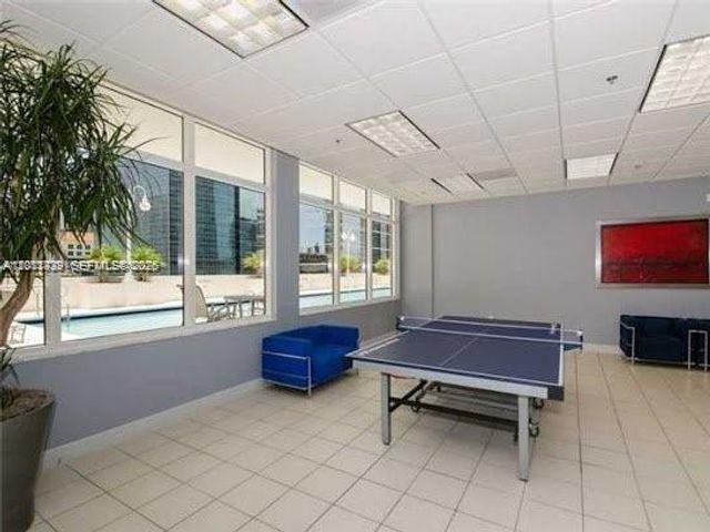1200 Brickell Bay Dr 2716, Miami, FL 33131