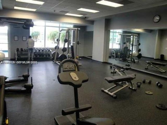 1200 Brickell Bay Dr 2716, Miami, FL 33131