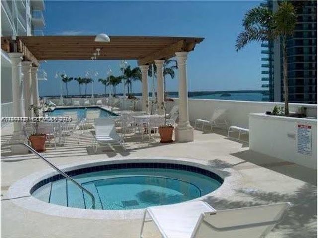 1200 Brickell Bay Dr 2716, Miami, FL 33131