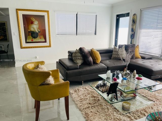 3049 NW 6th Ave, Wilton Manors, FL 33311