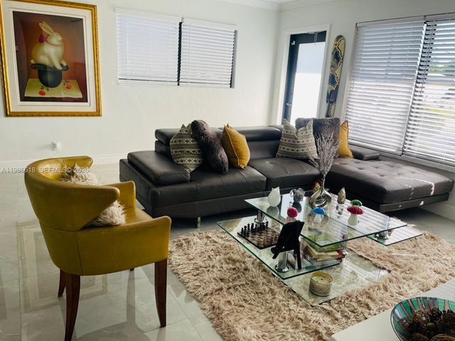 3049 NW 6th Ave, Wilton Manors, FL 33311