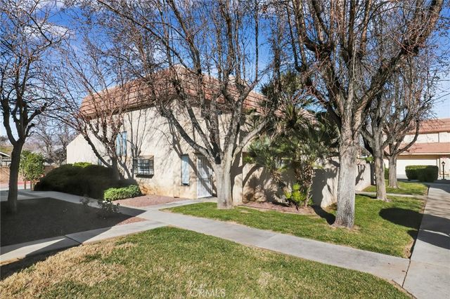 433 W Avenue J5 13, Lancaster, CA 93534