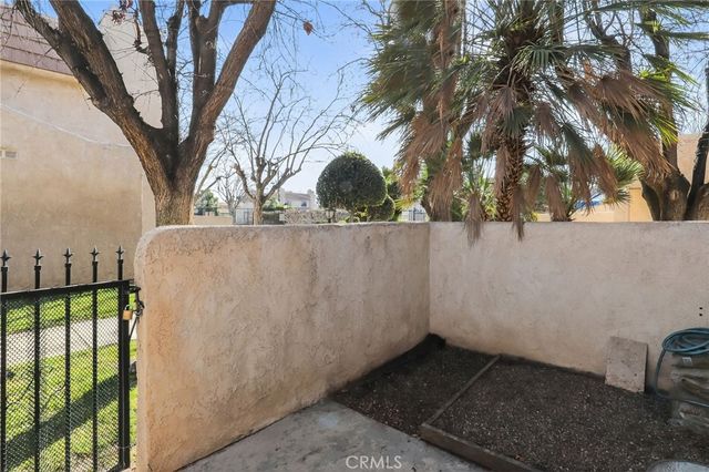 433 W Avenue J5 13, Lancaster, CA 93534