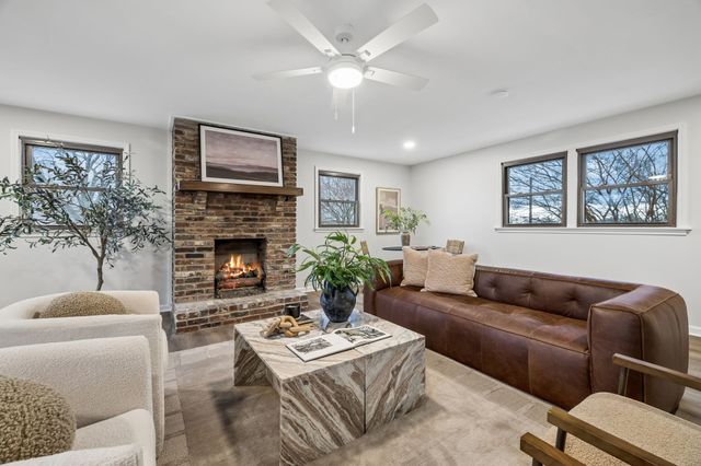 171 New Shackle Island Rd, Hendersonville, TN 37075