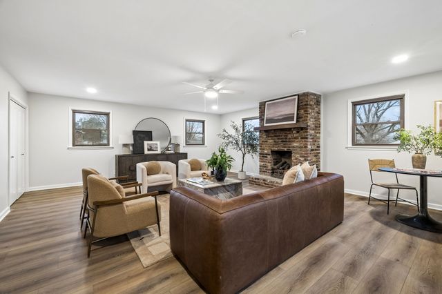 171 New Shackle Island Rd, Hendersonville, TN 37075