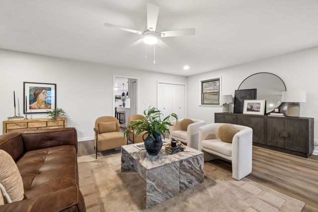 171 New Shackle Island Rd, Hendersonville, TN 37075