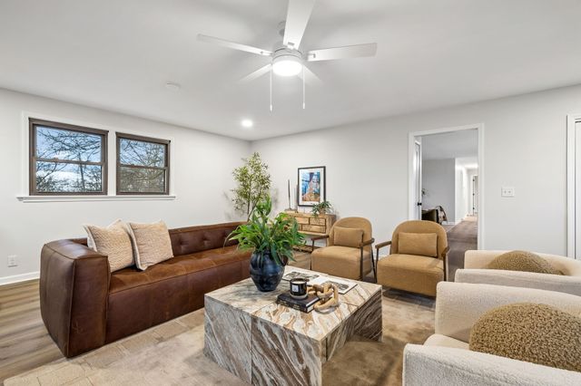 171 New Shackle Island Rd, Hendersonville, TN 37075