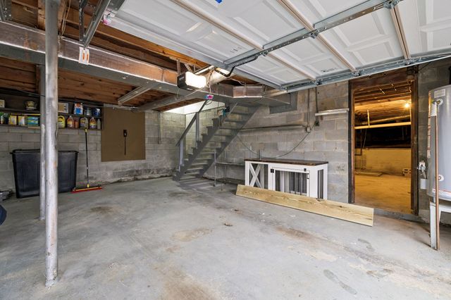 171 New Shackle Island Rd, Hendersonville, TN 37075