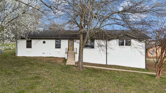 171 New Shackle Island Rd, Hendersonville, TN 37075