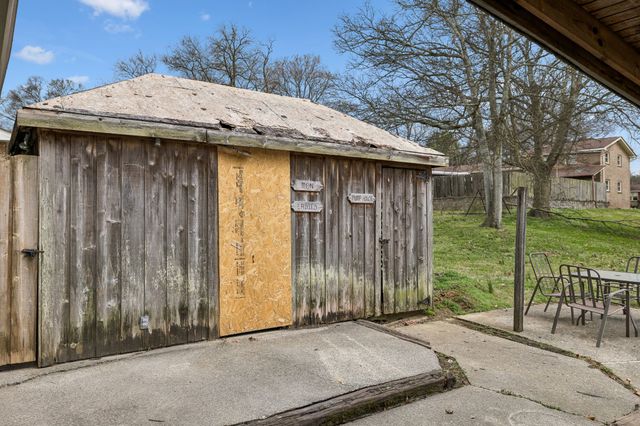 171 New Shackle Island Rd, Hendersonville, TN 37075