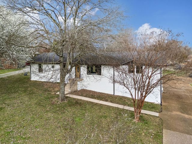171 New Shackle Island Rd, Hendersonville, TN 37075