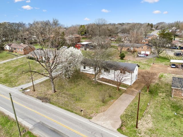 171 New Shackle Island Rd, Hendersonville, TN 37075