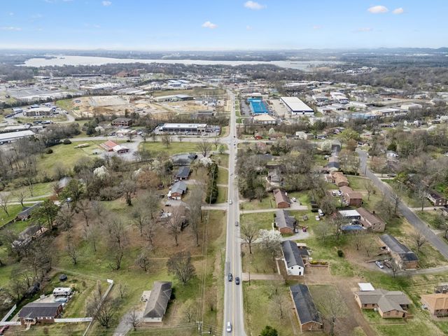 171 New Shackle Island Rd, Hendersonville, TN 37075