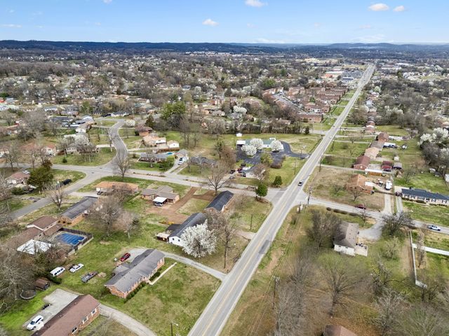171 New Shackle Island Rd, Hendersonville, TN 37075