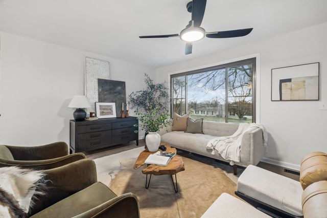171 New Shackle Island Rd, Hendersonville, TN 37075