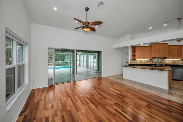 6007 98TH WAY N, St Petersburg, FL 33708