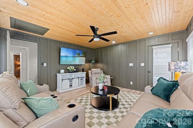 1314 Holly Drive, North Myrtle Beach, SC 29582