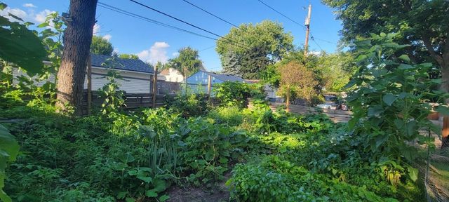 1805 Case Avenue E, Saint Paul, MN 55119