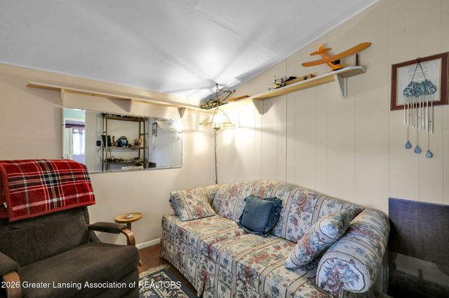 7571 N Hartel Road, Grand Ledge, MI 48837