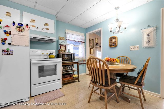 7571 N Hartel Road, Grand Ledge, MI 48837