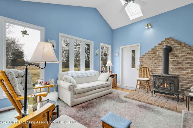 7571 N Hartel Road, Grand Ledge, MI 48837