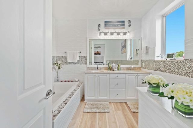 2001 Coral Heights Boulevard, Oakland Park, FL 33308