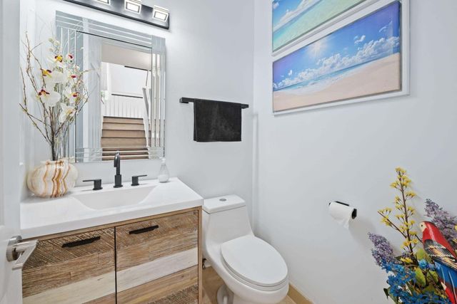 2001 Coral Heights Boulevard, Oakland Park, FL 33308