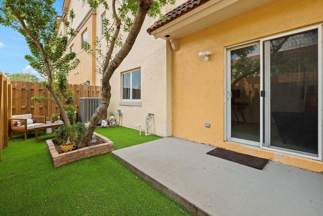 2001 Coral Heights Boulevard, Oakland Park, FL 33308