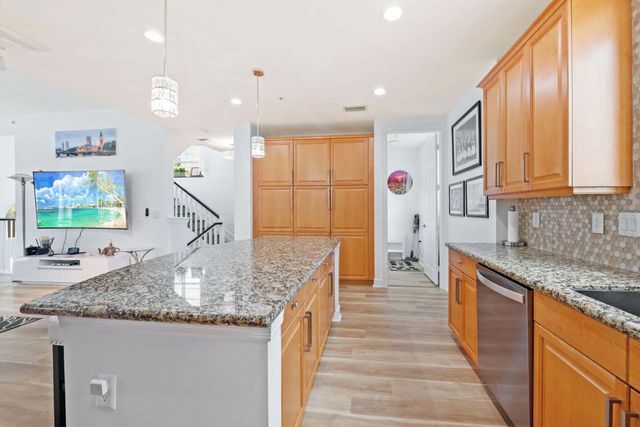 2001 Coral Heights Boulevard, Oakland Park, FL 33308