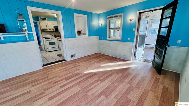 4212 S 27th Street, Omaha, NE 68107