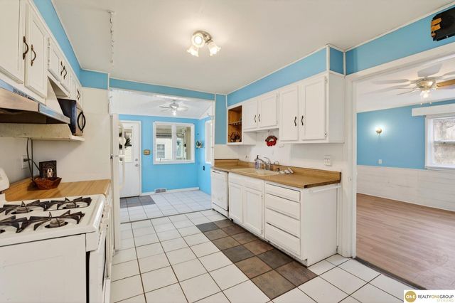 4212 S 27th Street, Omaha, NE 68107