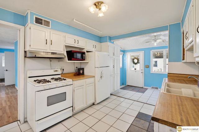 4212 S 27th Street, Omaha, NE 68107