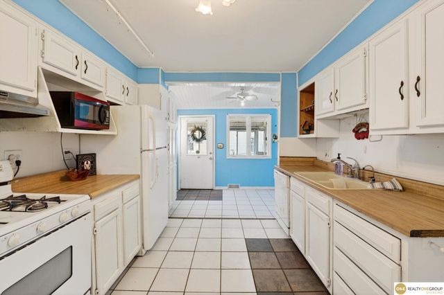 4212 S 27th Street, Omaha, NE 68107