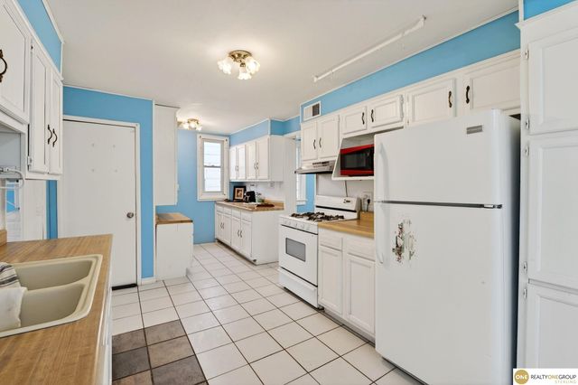 4212 S 27th Street, Omaha, NE 68107