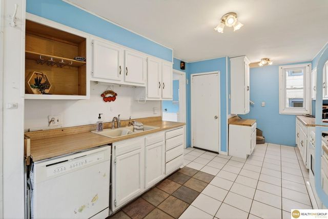 4212 S 27th Street, Omaha, NE 68107