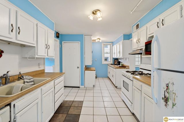 4212 S 27th Street, Omaha, NE 68107