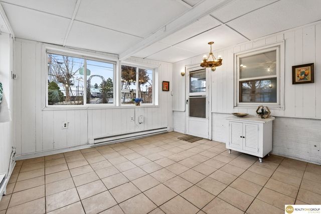 4212 S 27th Street, Omaha, NE 68107