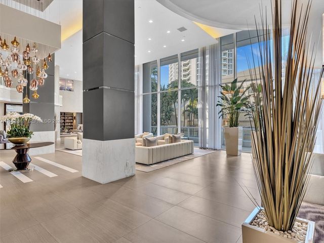 21150 Point Pl 305, Aventura, FL 33180