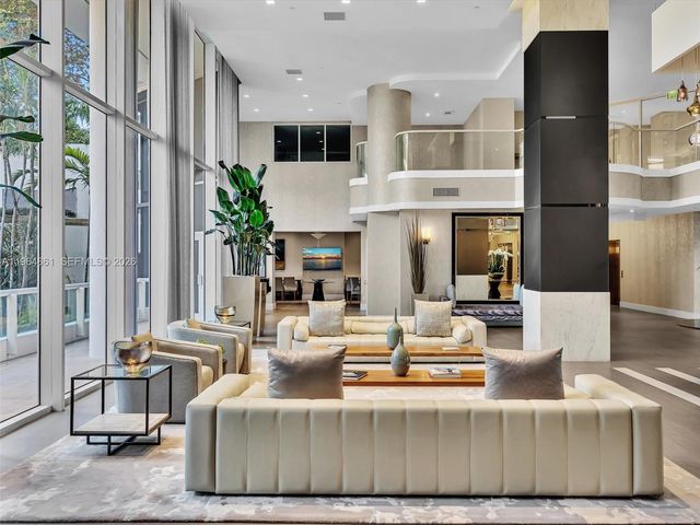 21150 Point Pl 305, Aventura, FL 33180