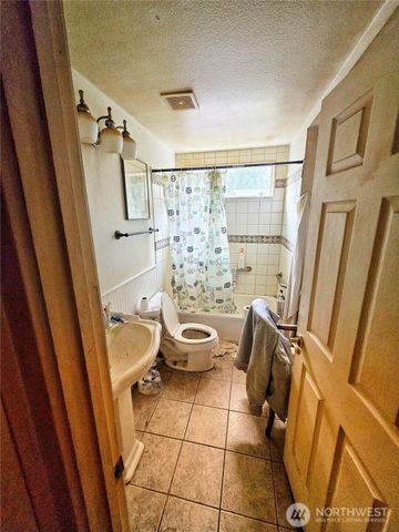 15717 97th Avenue Ct E, Puyallup, WA 98375