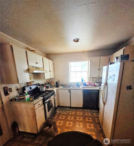 15717 97th Avenue Ct E, Puyallup, WA 98375