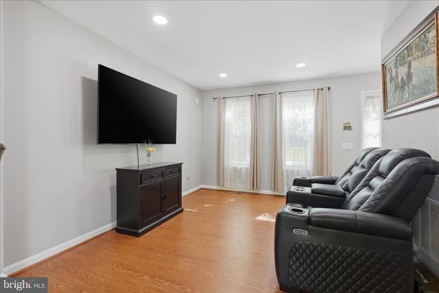 6 CROSS LAUREL CT, Germantown, MD 20876
