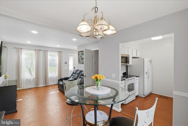 6 CROSS LAUREL CT, Germantown, MD 20876